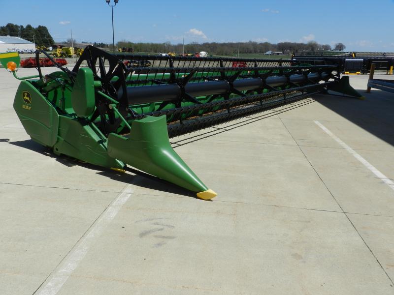 2010 John Deere 635F