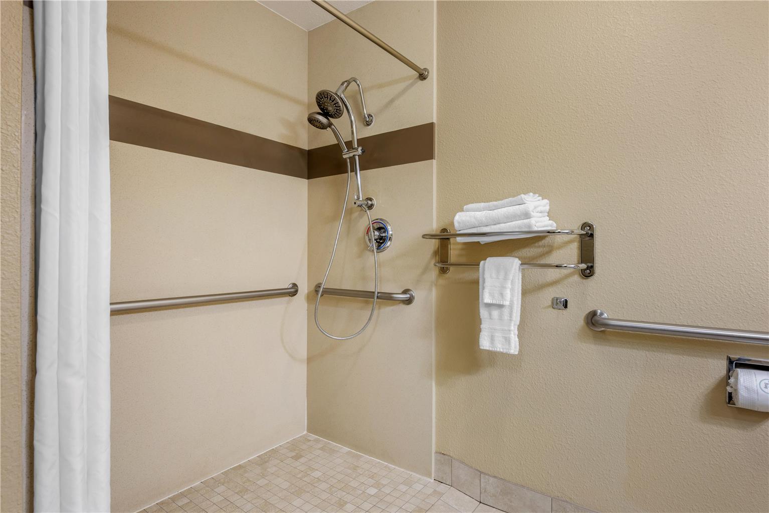 Best Western Long Beach Inn Image