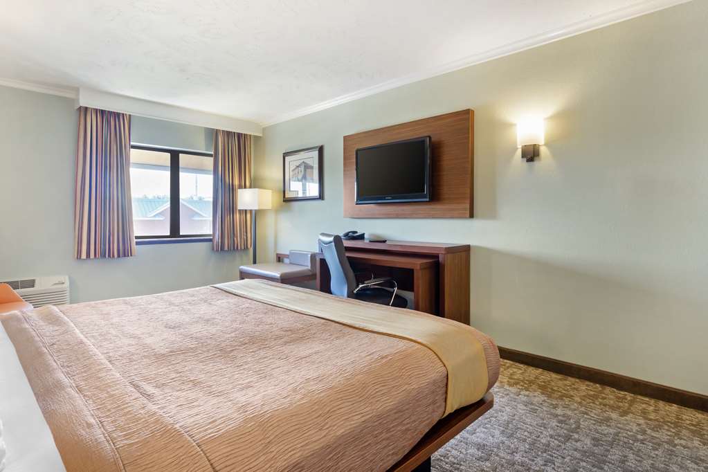 Best Western Plus Ahtanum Inn Image
