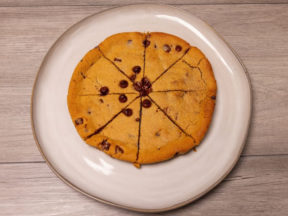 Chocolate Chip Pizza Cookie (8")
