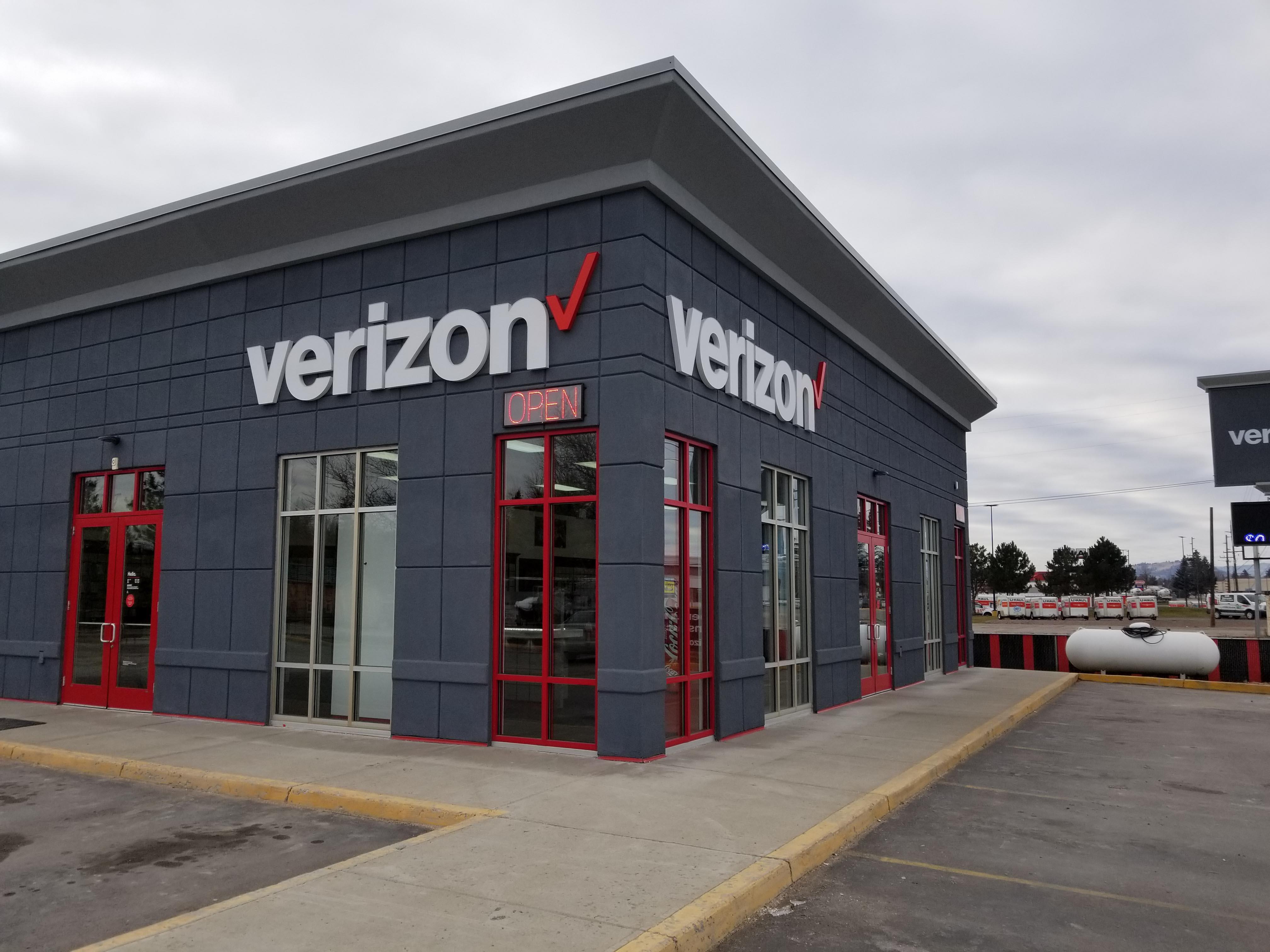 Cellular Plus, Verizon Authorized Retailer Photo