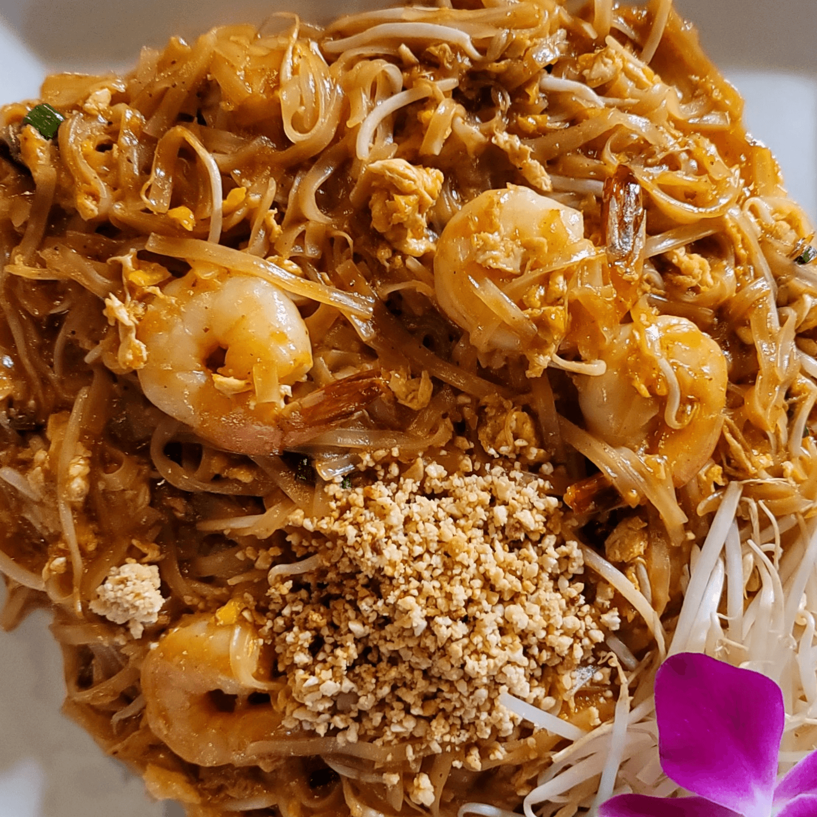 PAD THAI HALF PAN