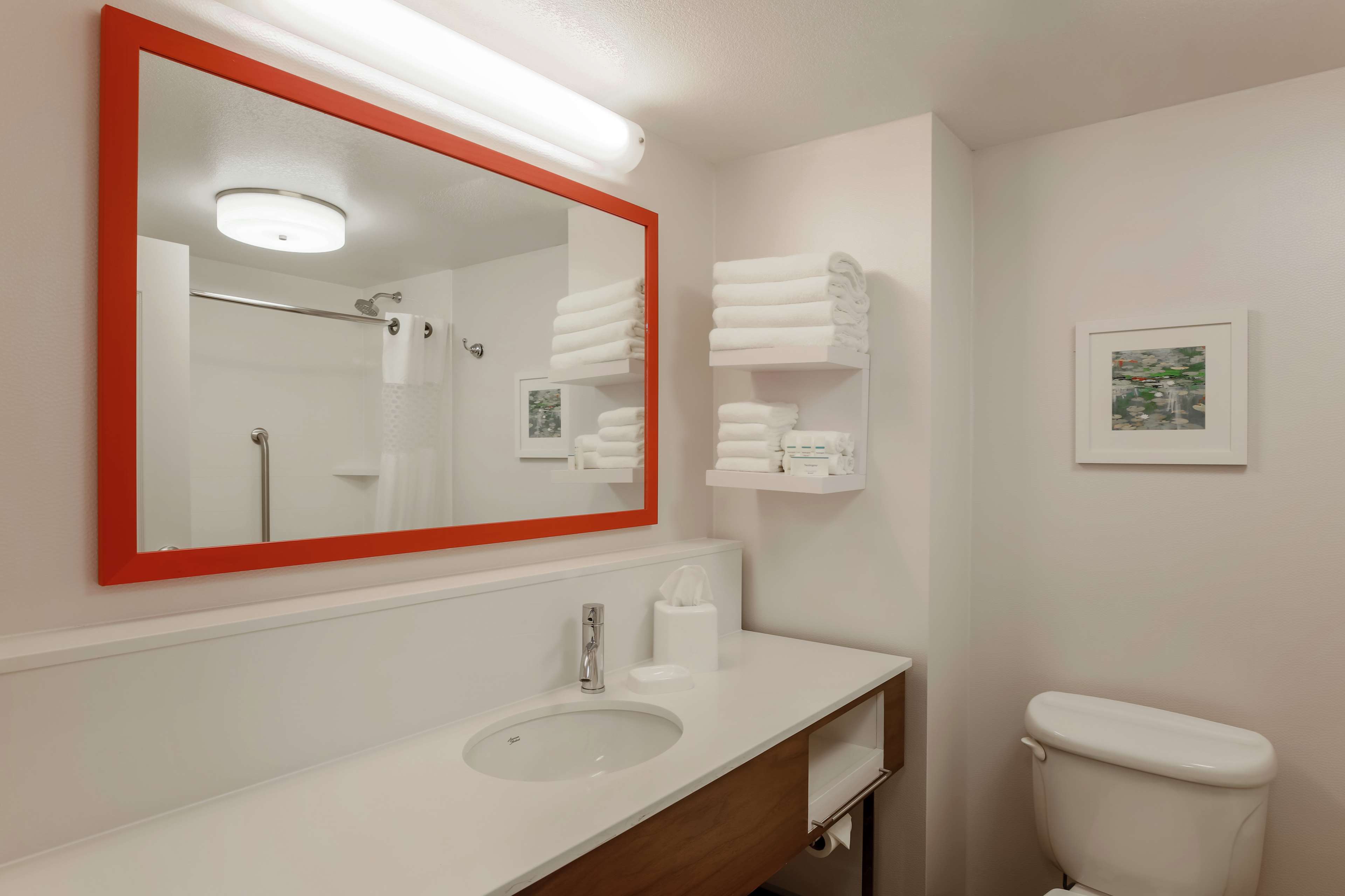 Guest room bath