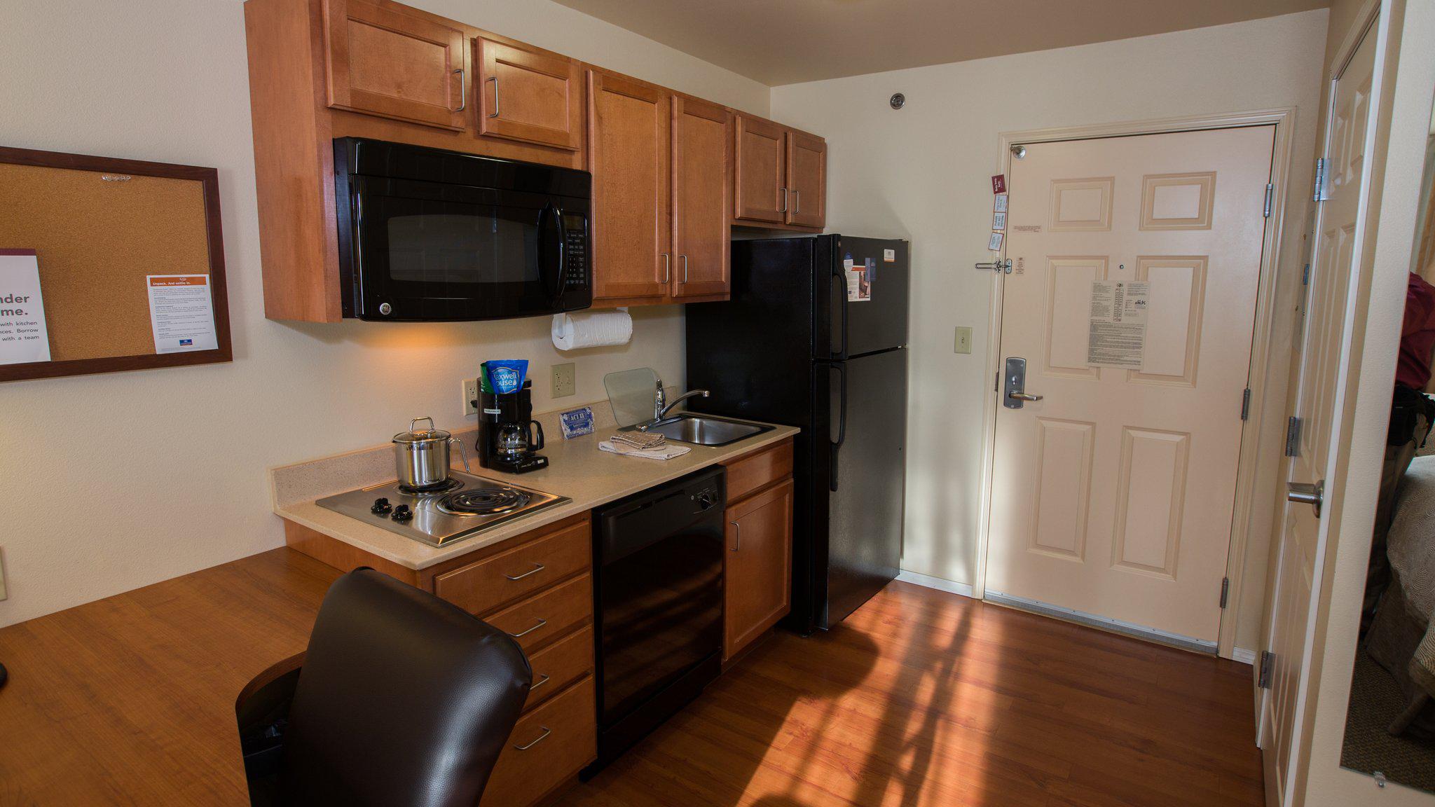 Candlewood Suites Springfield Photo