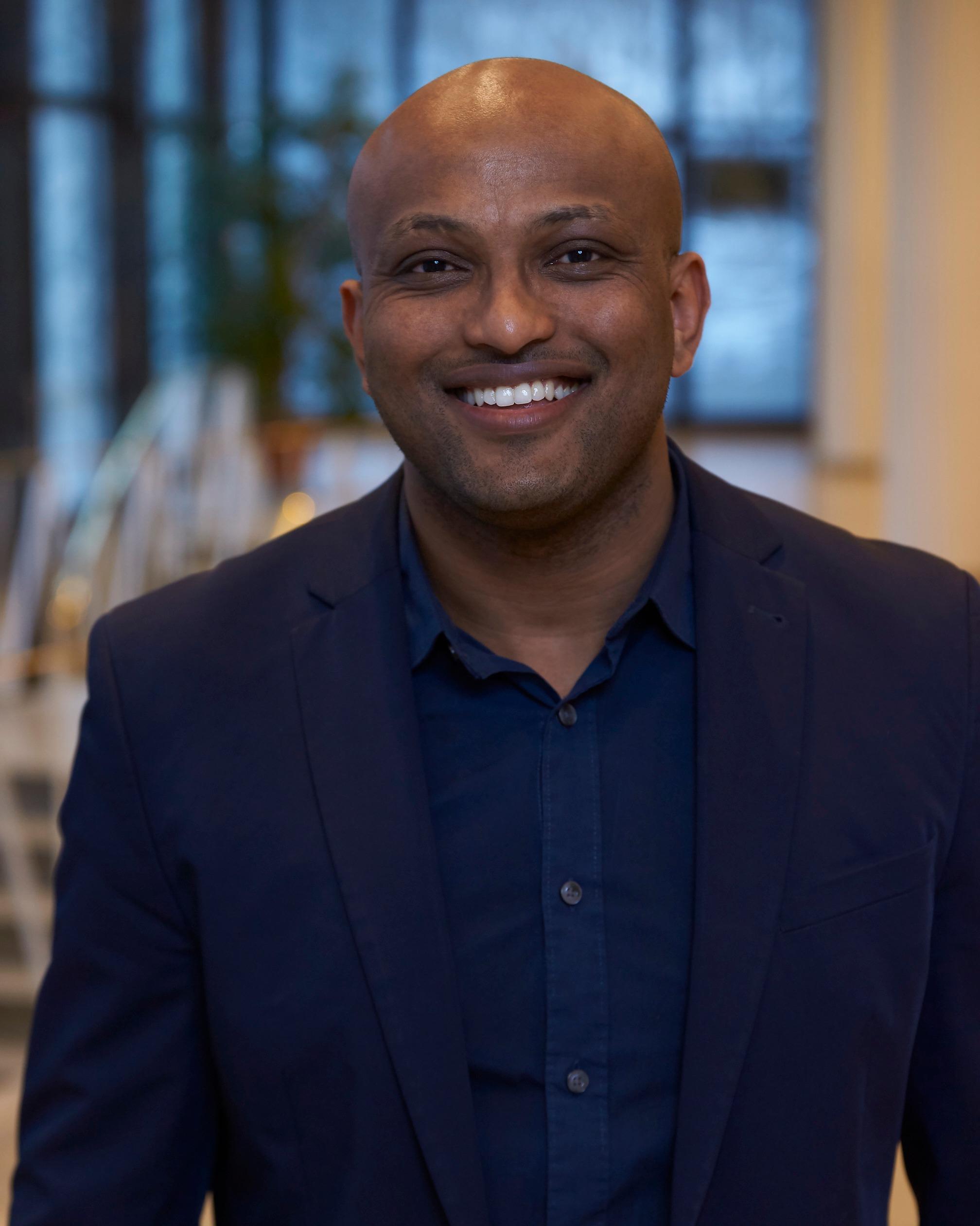 Bilder HDI Versicherungen: Adal Abraham - GESCHLOSSEN