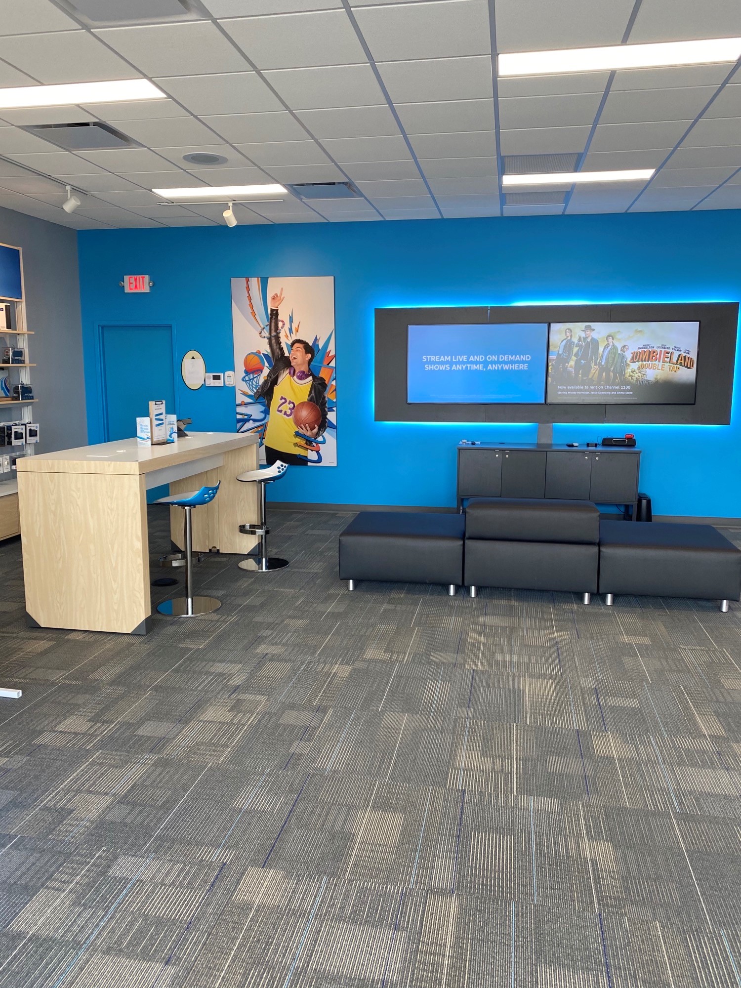 AT&T Store Photo