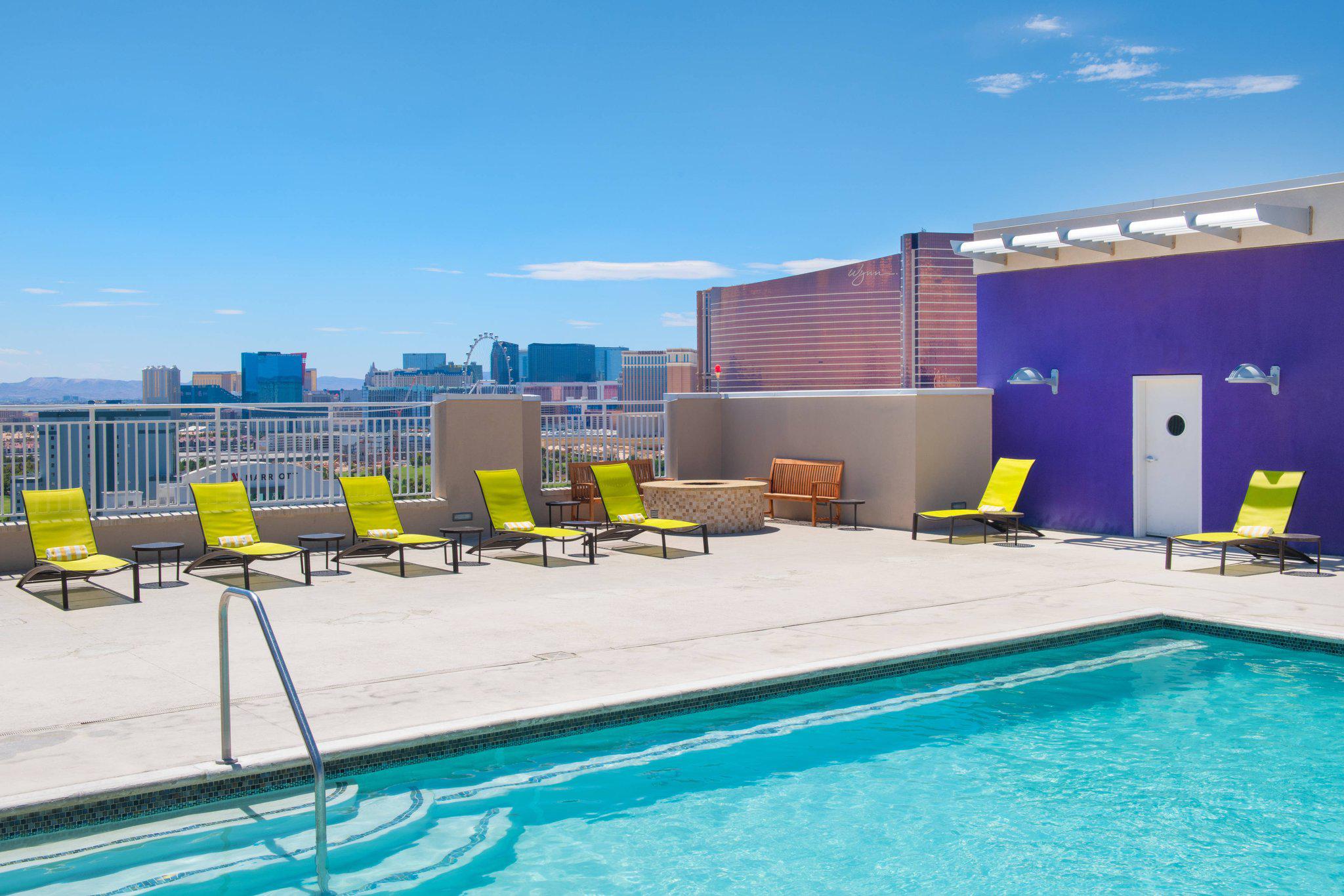 SpringHill Suites by Marriott Las Vegas Convention Center Photo