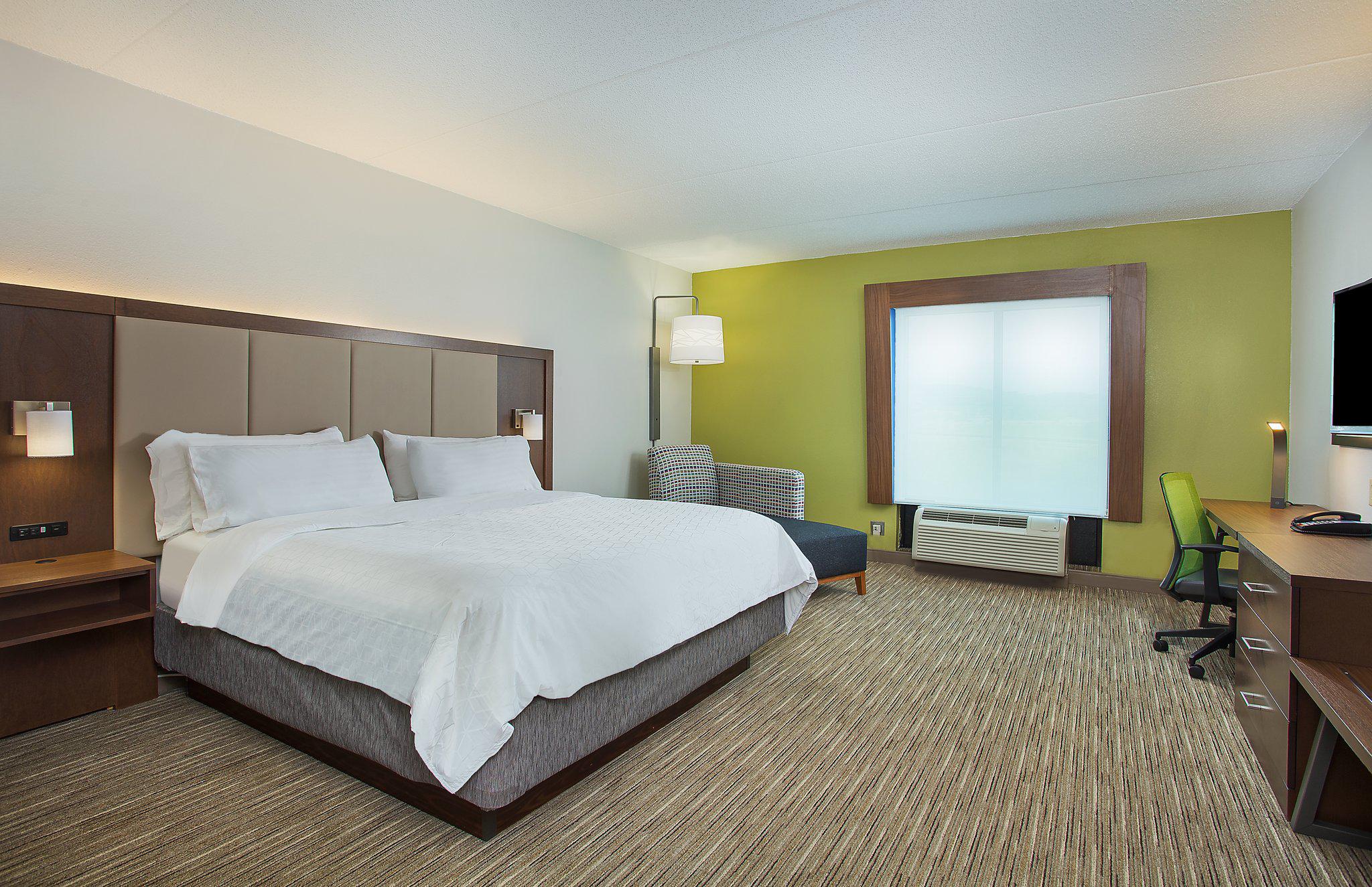 Holiday Inn Express & Suites Lebanon Photo