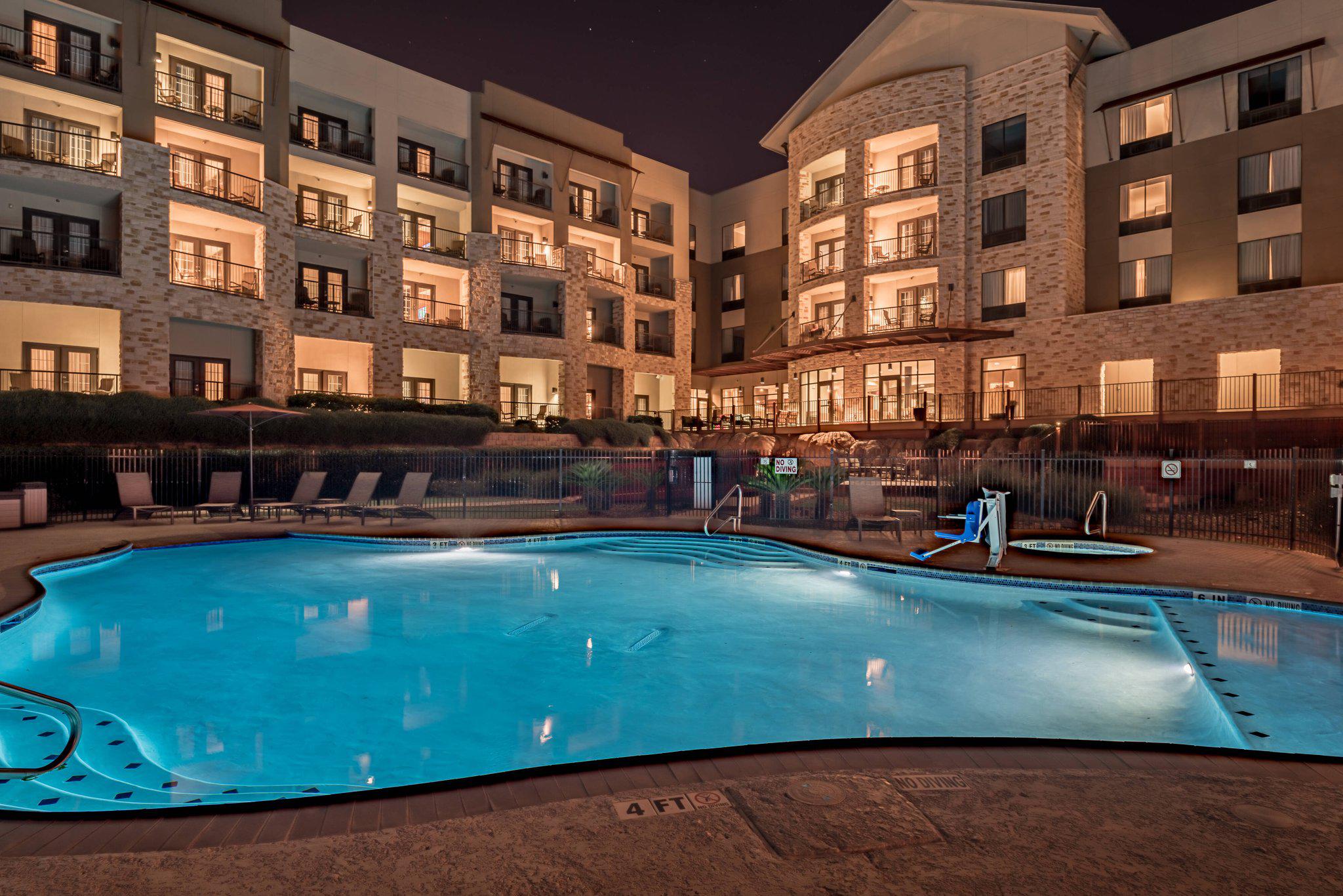 Courtyard by Marriott New Braunfels River Village Photo