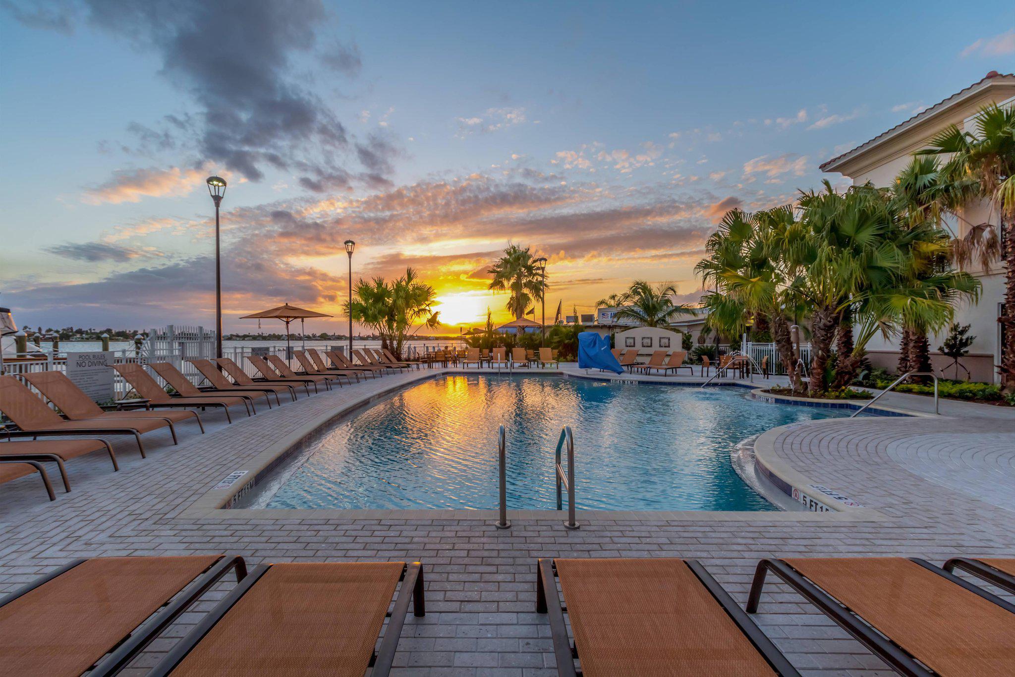 Courtyard by Marriott St. Petersburg Clearwater/Madeira Beach Photo