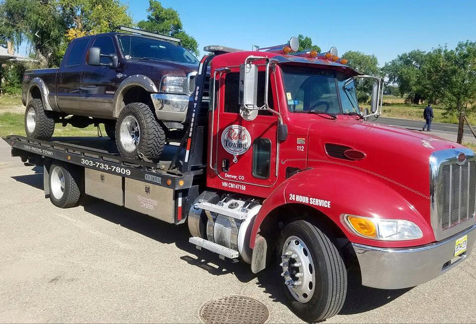 Red's Towing Photo