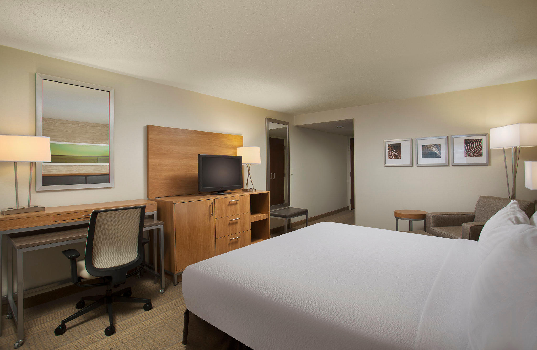 Holiday Inn Grand Rapids - Airport Photo