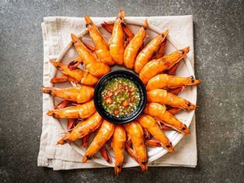 Salt Baked Triple Seafood (Hot & Spicy) / Hải sản ba loại nướng muối (Nóng & Cay) / 盐焗三鲜(香辣)