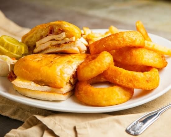 Austin's Chicken Sandwich (Lunch)