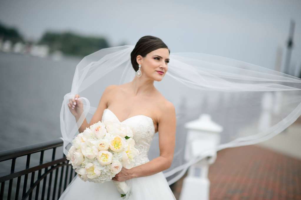 DoubleTree by Hilton Hotel Bay City - Riverfront Image