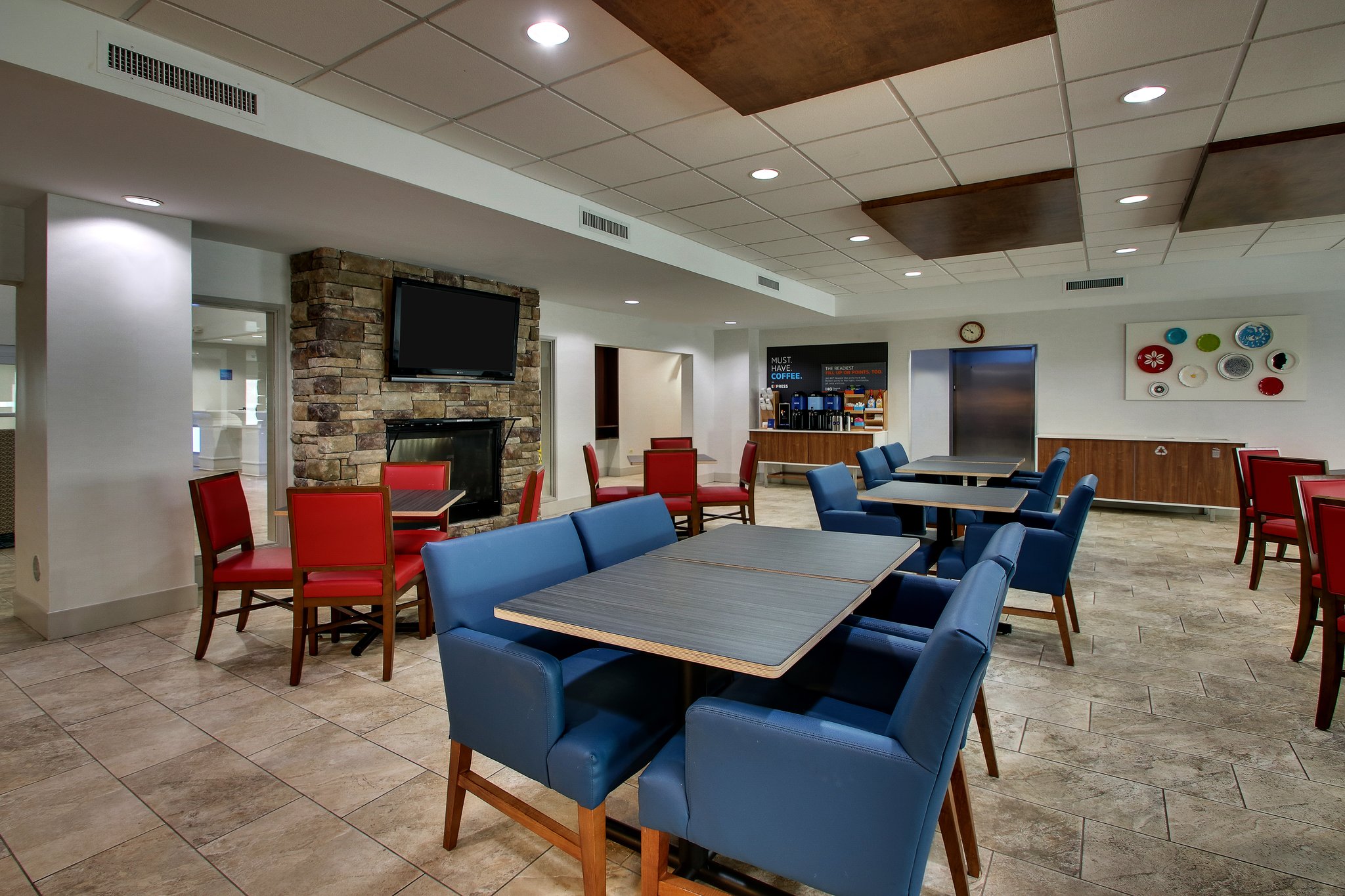 Holiday Inn Express & Suites Chicago North-Waukegan-Gurnee by IHG Image
