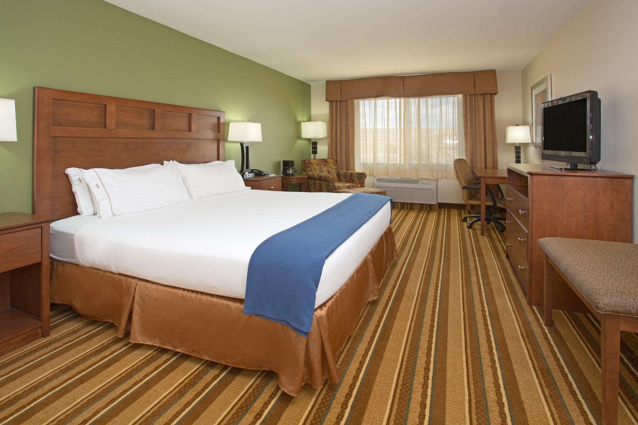 Holiday Inn Express & Suites Los Alamos Entrada Park Photo