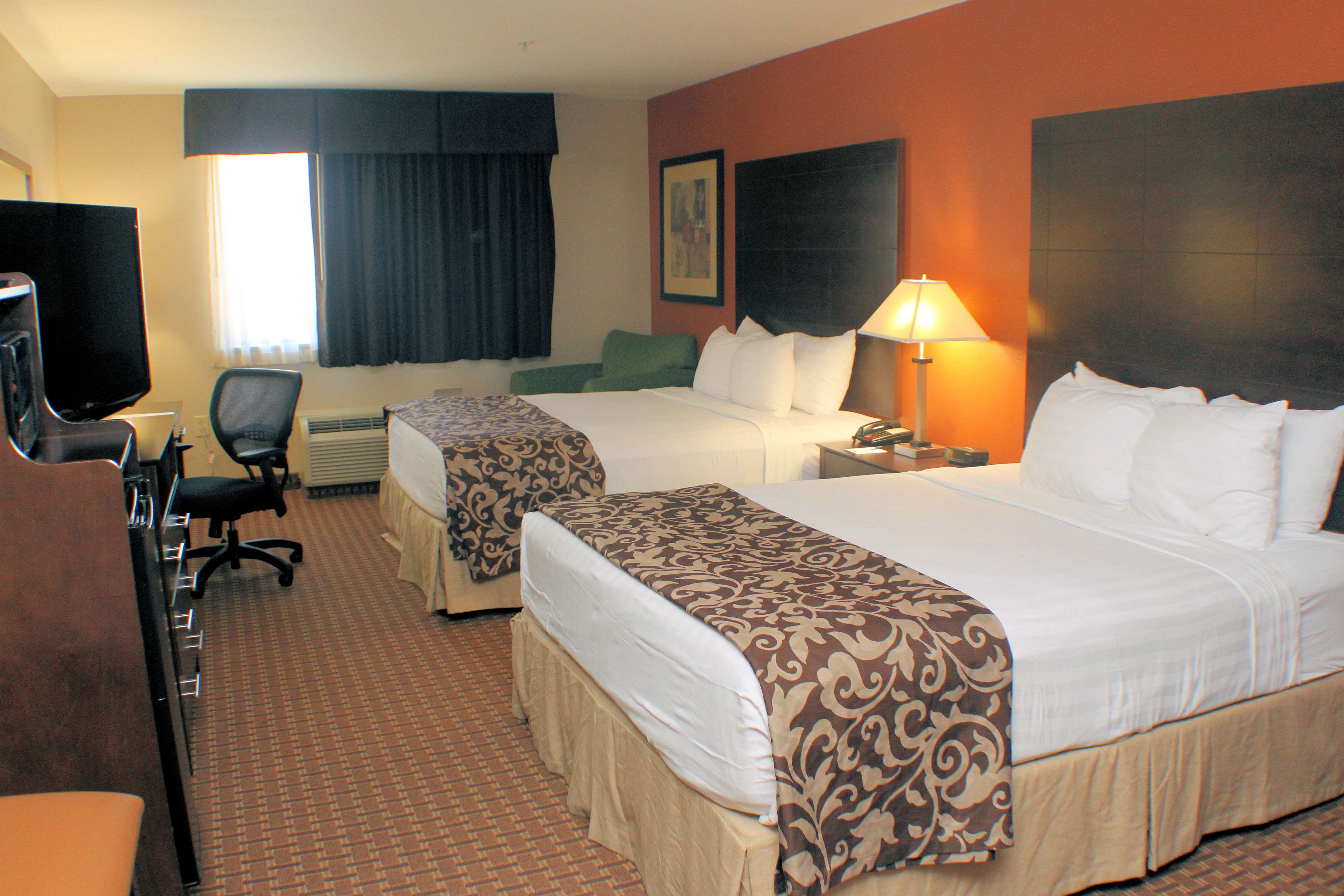 Best Western Inn & Suites Photo