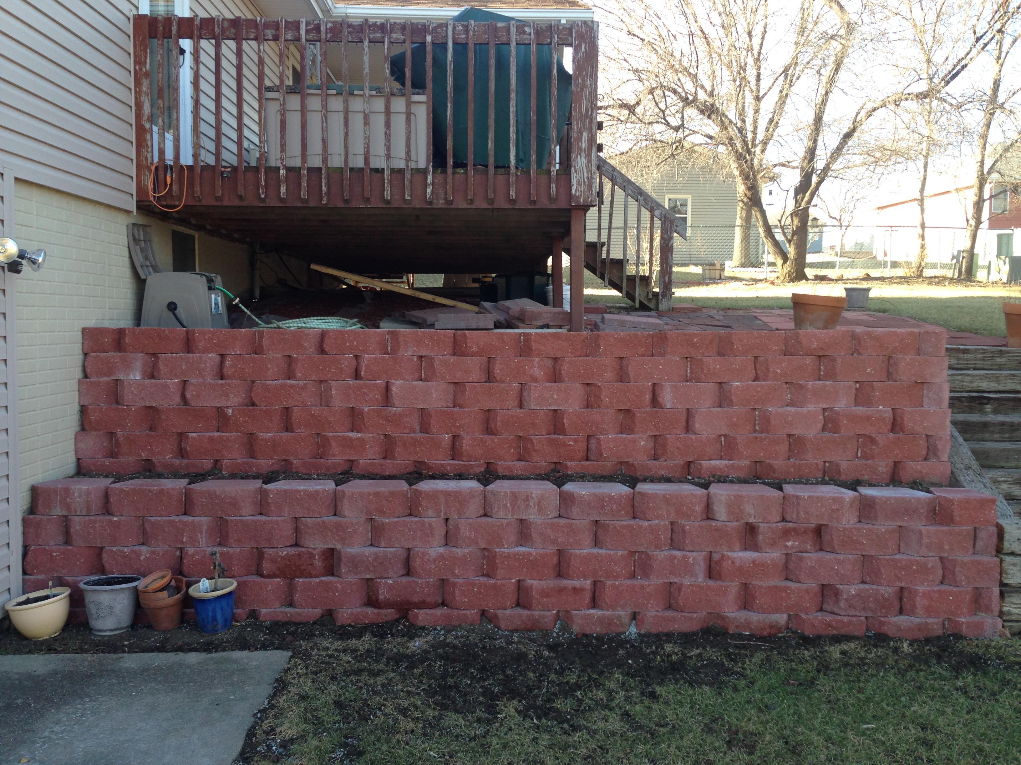 Diamond Beveled Retaining Wall