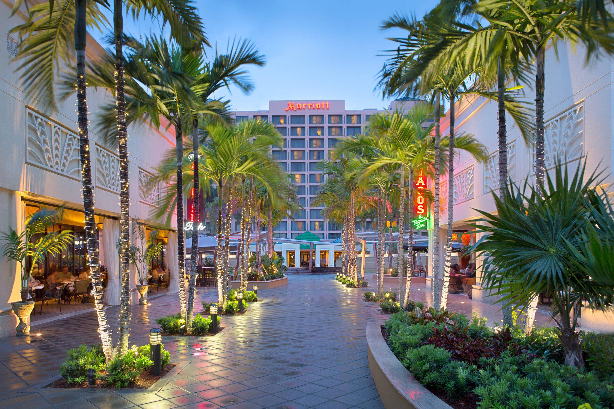 Boca Raton Marriott at Boca Center Photo