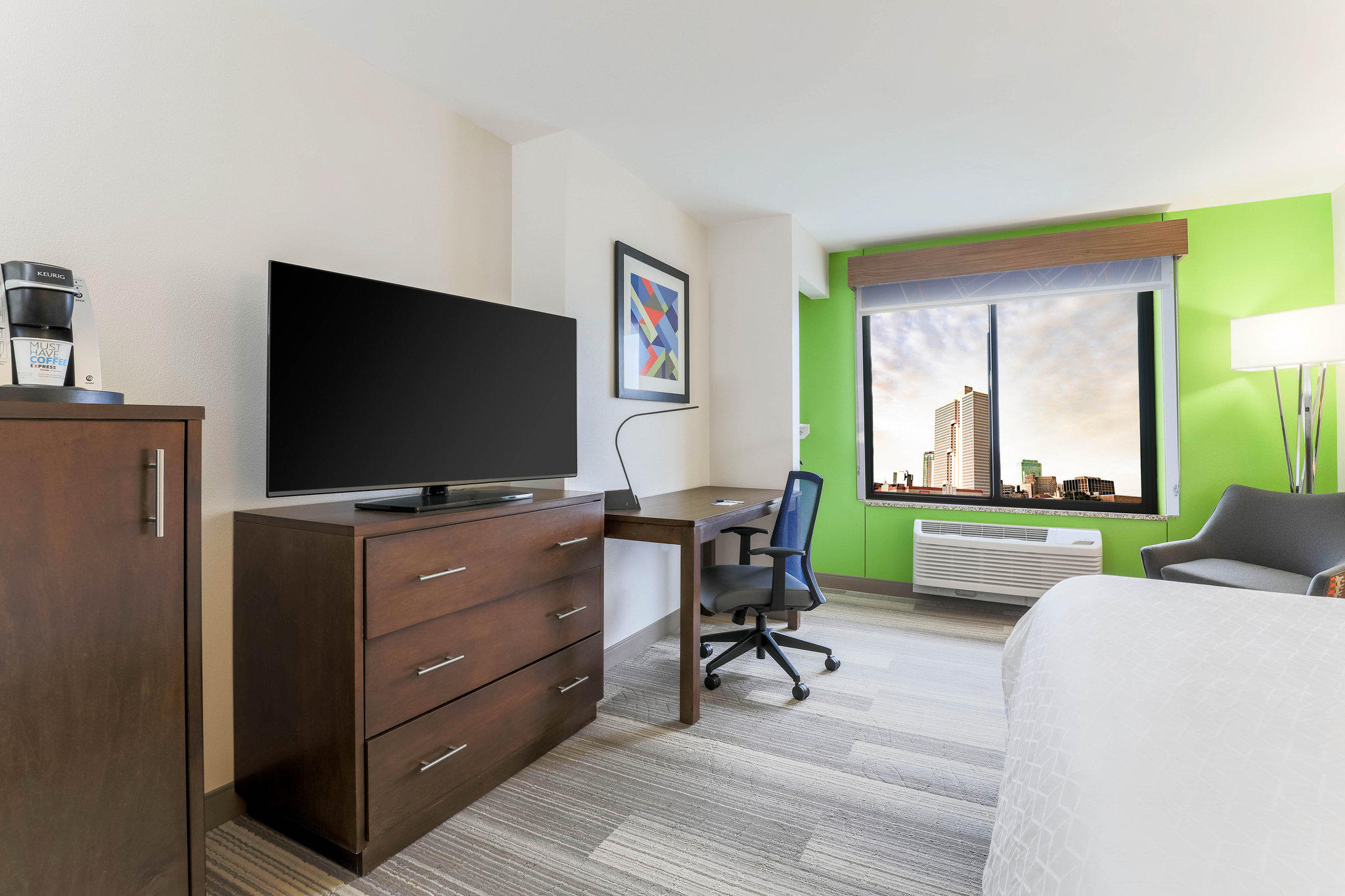 Holiday Inn Express & Suites Fort Worth Downtown Photo