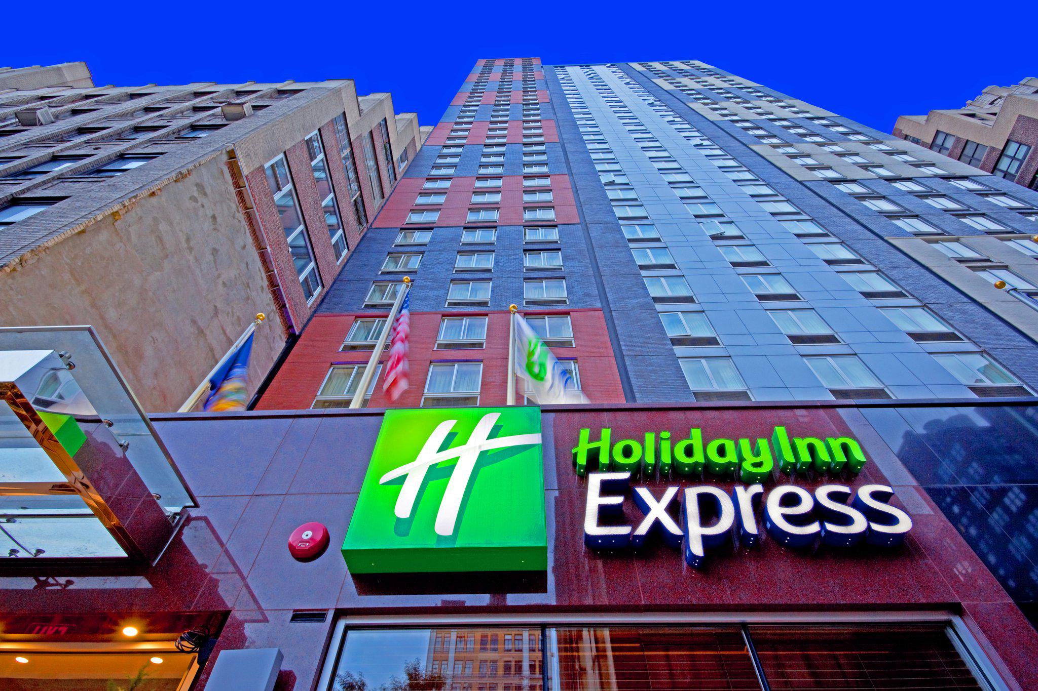 Holiday Inn Express New York City Times Square Photo