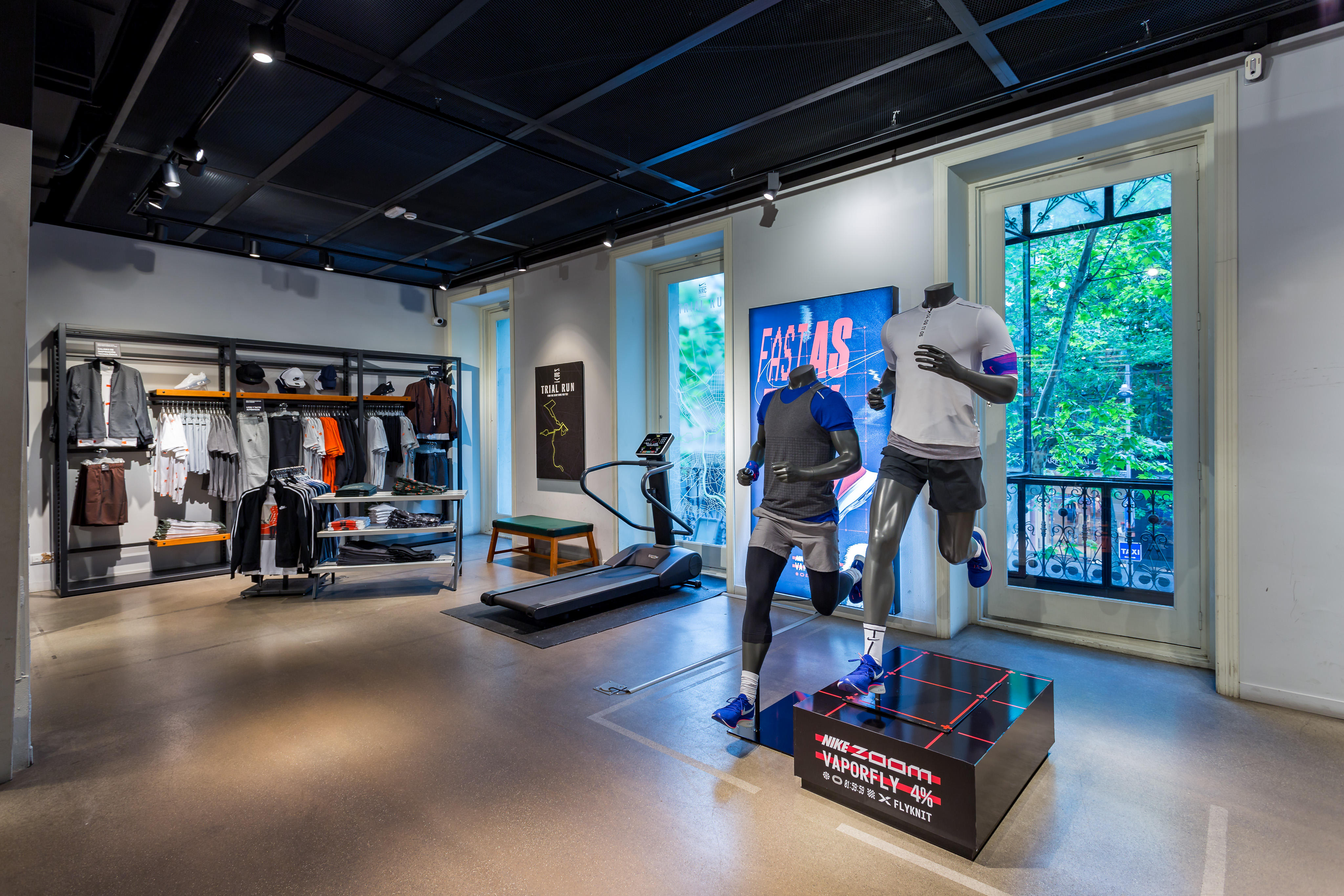 Images Nike Store Serrano