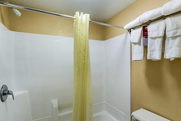 Images Rodeway Inn West Dodge