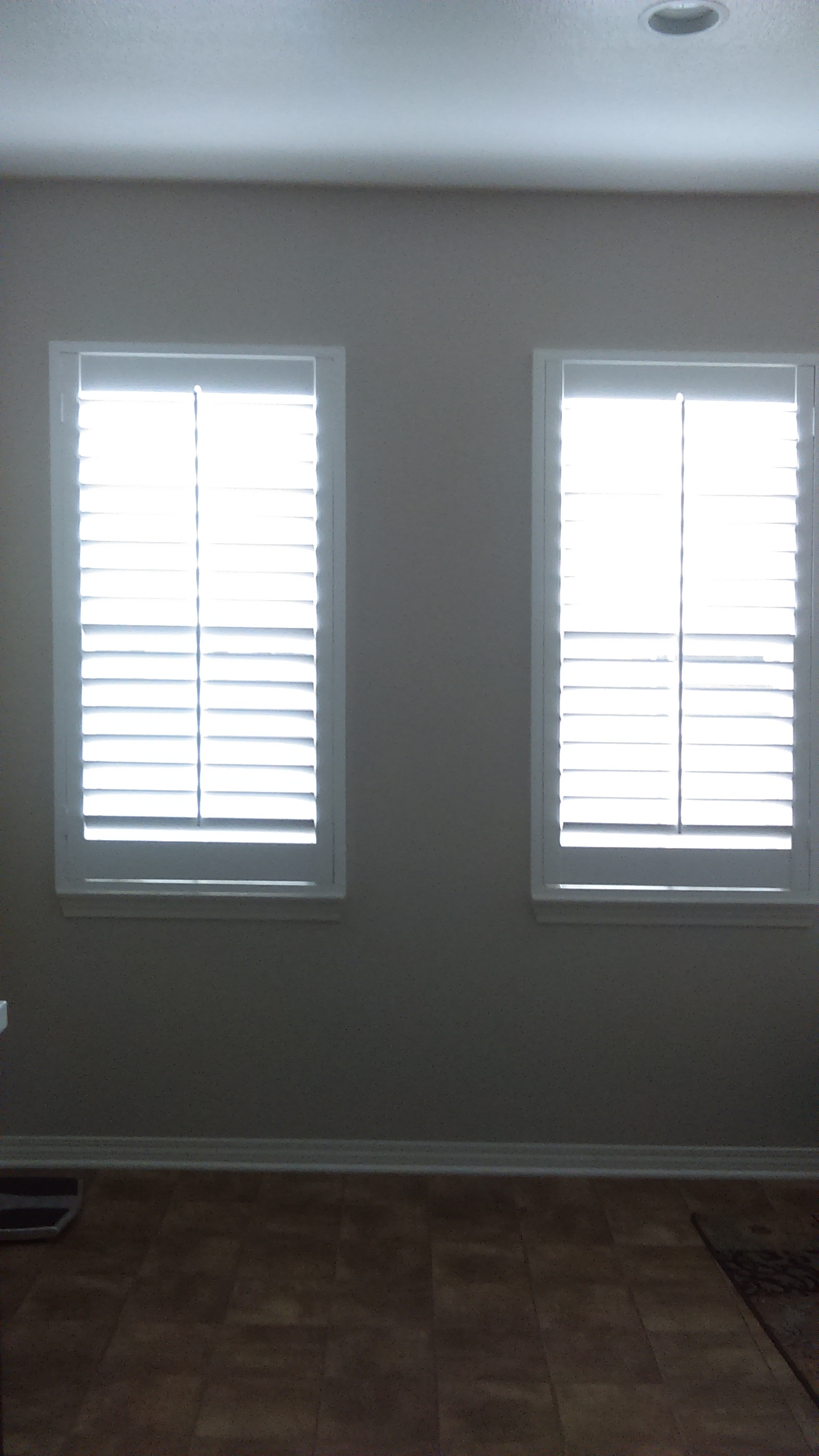 Ramiro's shutters Image