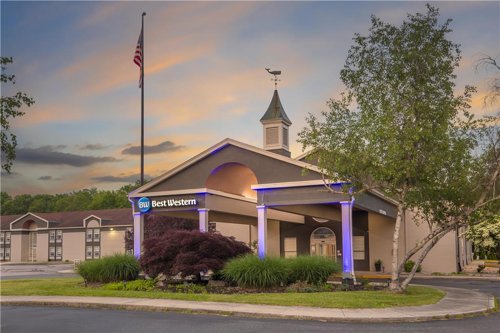 Best Western Mystic Hotel Image