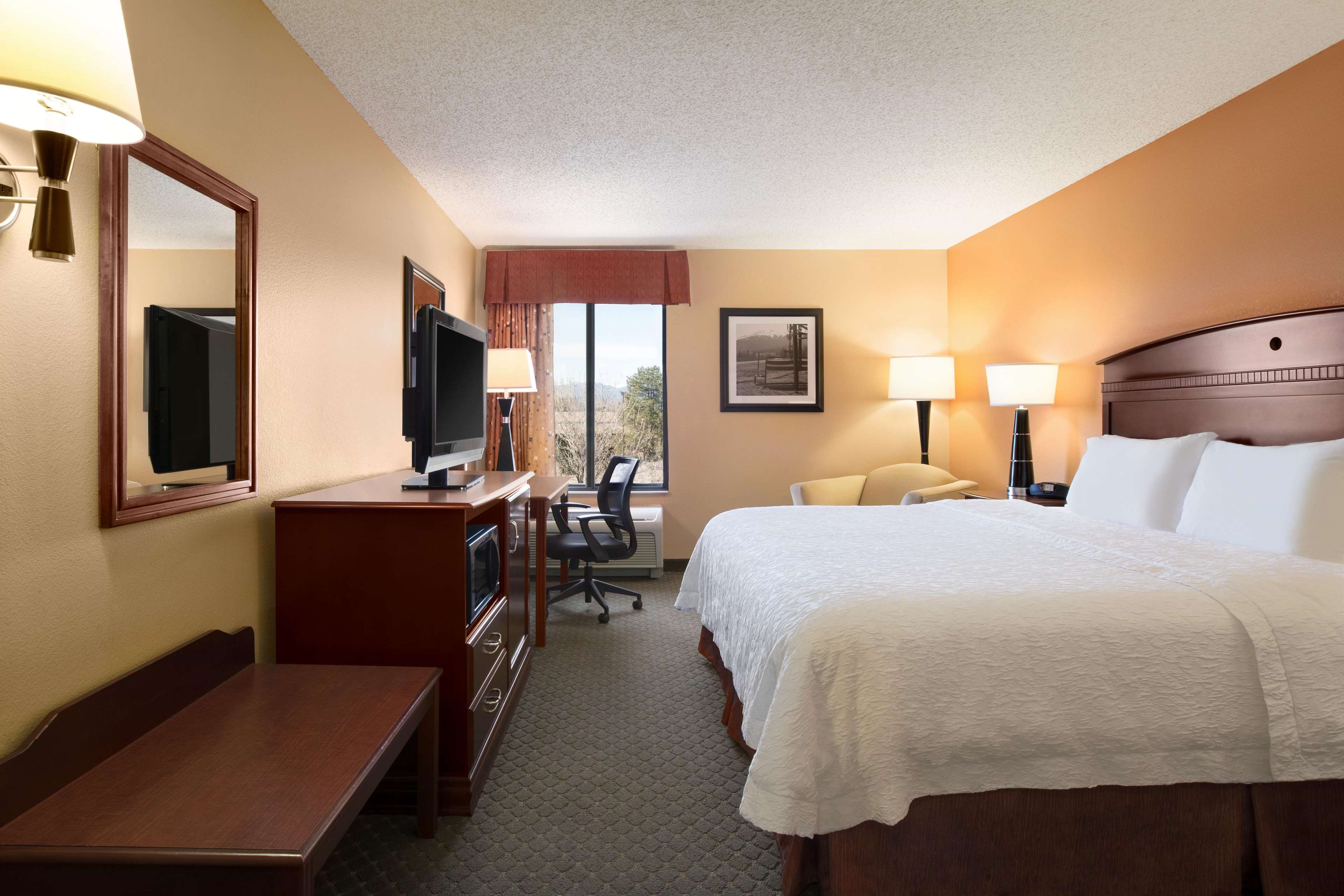 Hampton Inn Longmont Photo