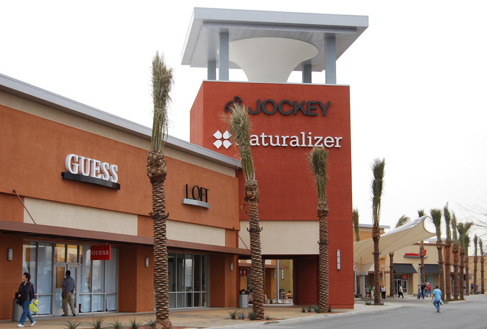 Stores of the Las Vegas South Premium Outlets Editorial Stock Photo - Image  of outside, exterior: 149388643