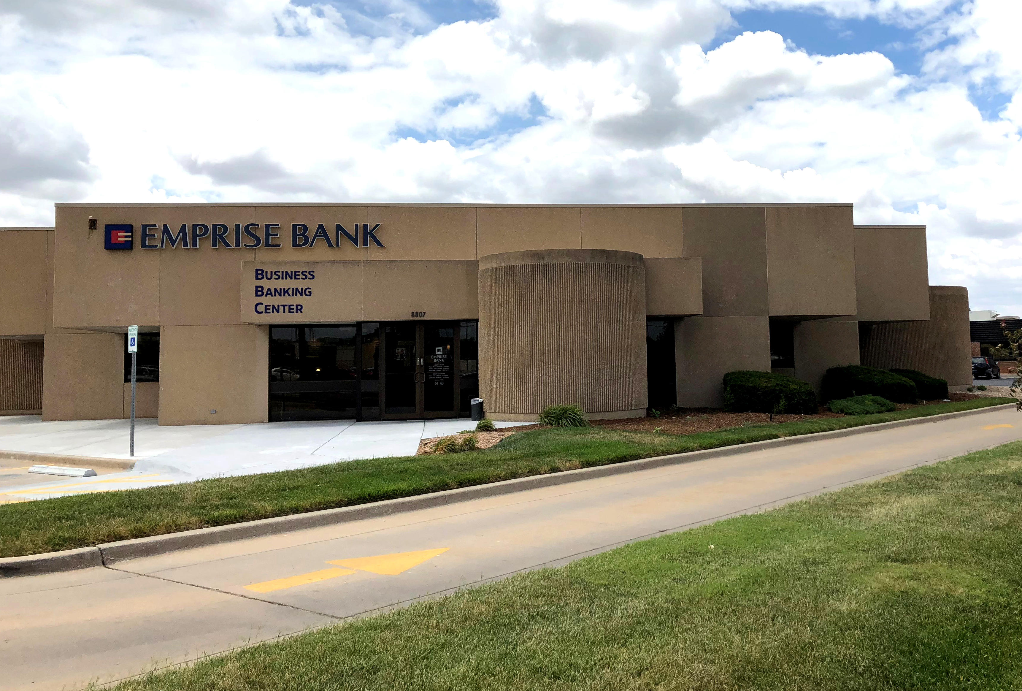 Emprise Bank Photo