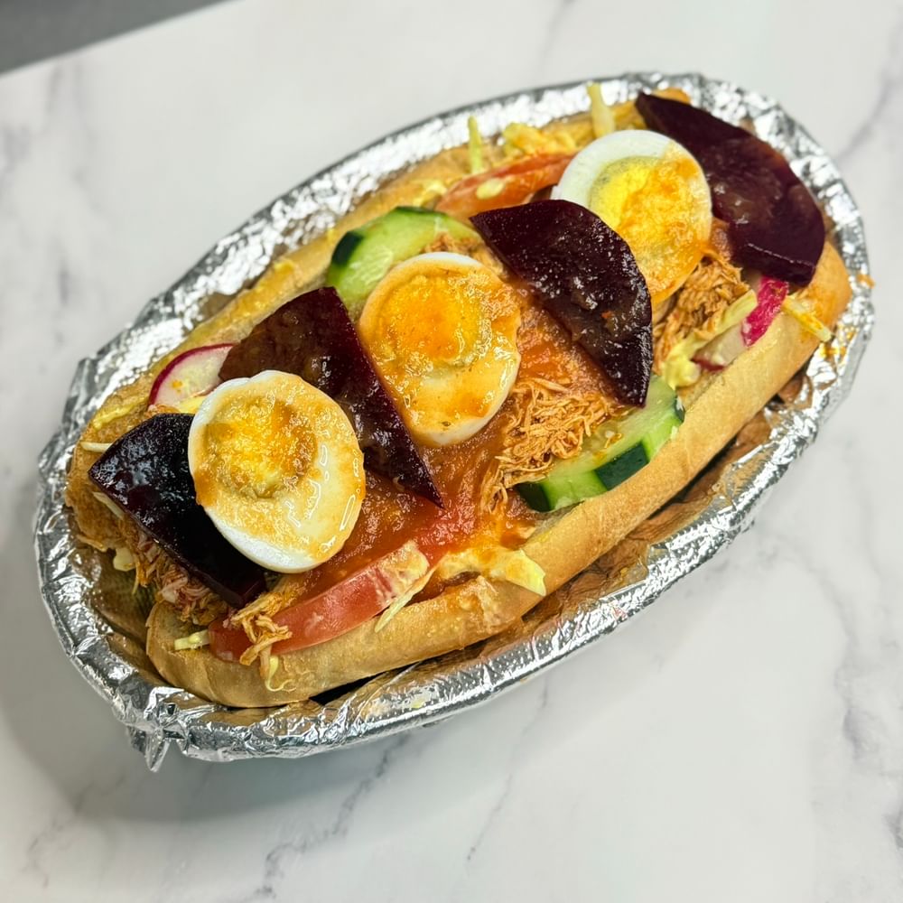 Pan Con Pollo Estilo Salvadoreno