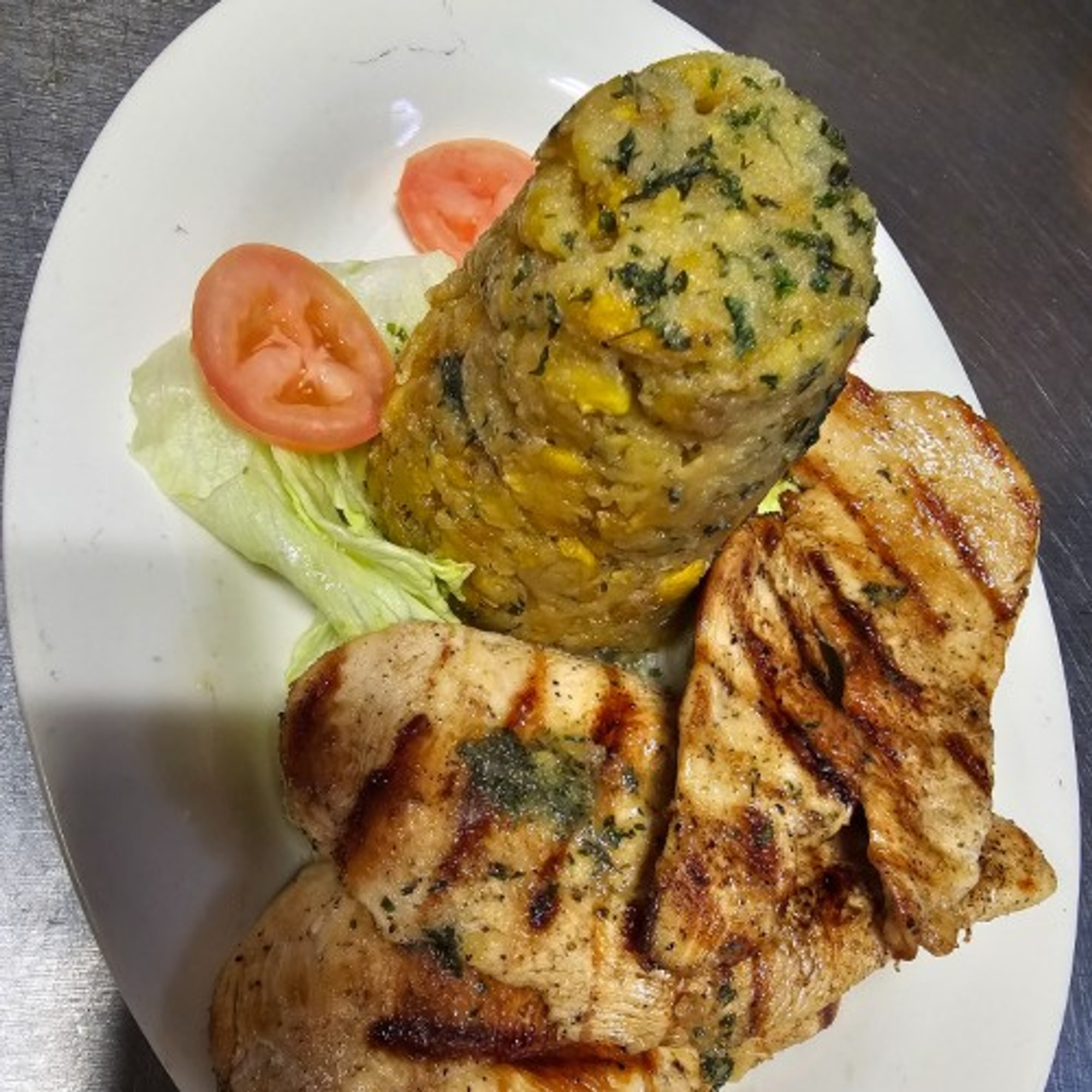 Pechuga Salteada / Chicken Breast Mofongo