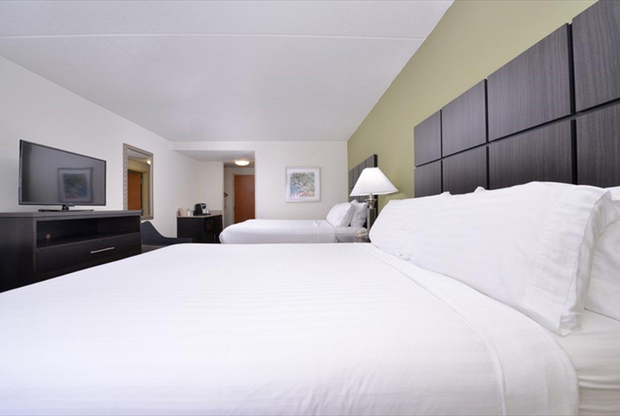 Holiday Inn Express & Suites Mooresville - Lake Norman Photo