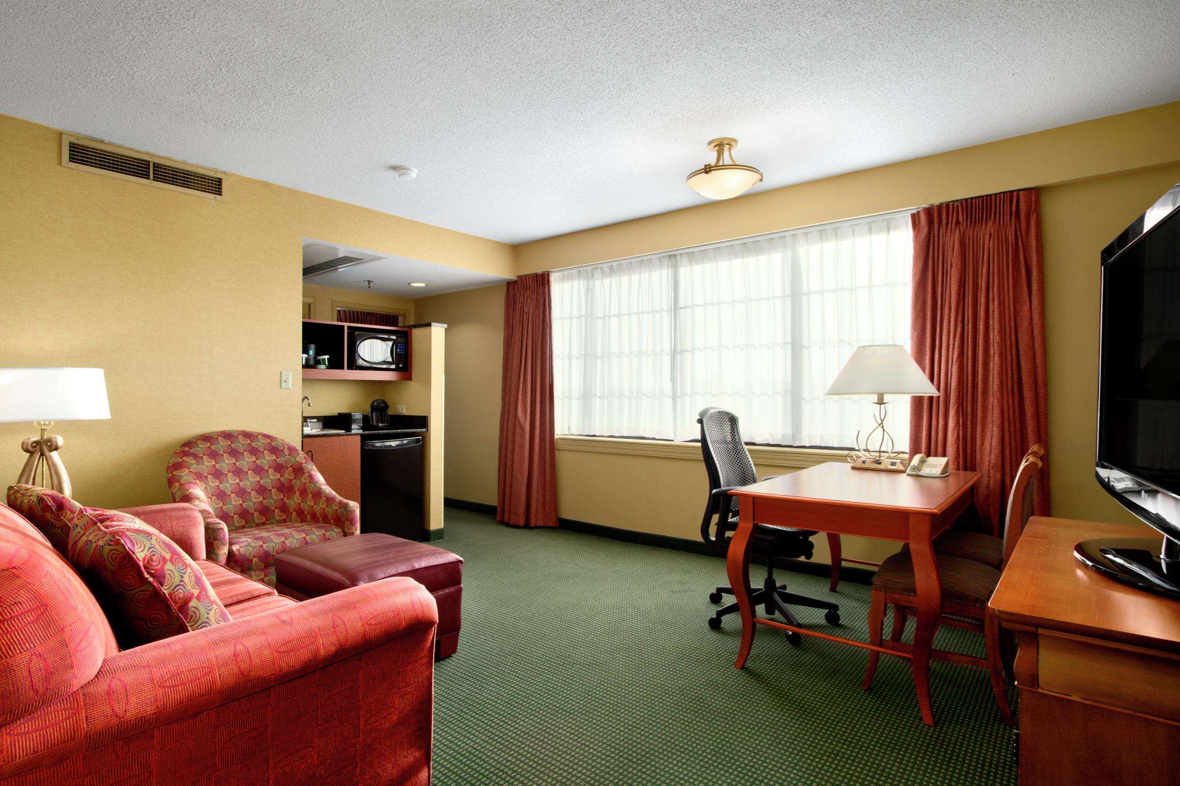 Embassy Suites by Hilton Greensboro Airport Photo