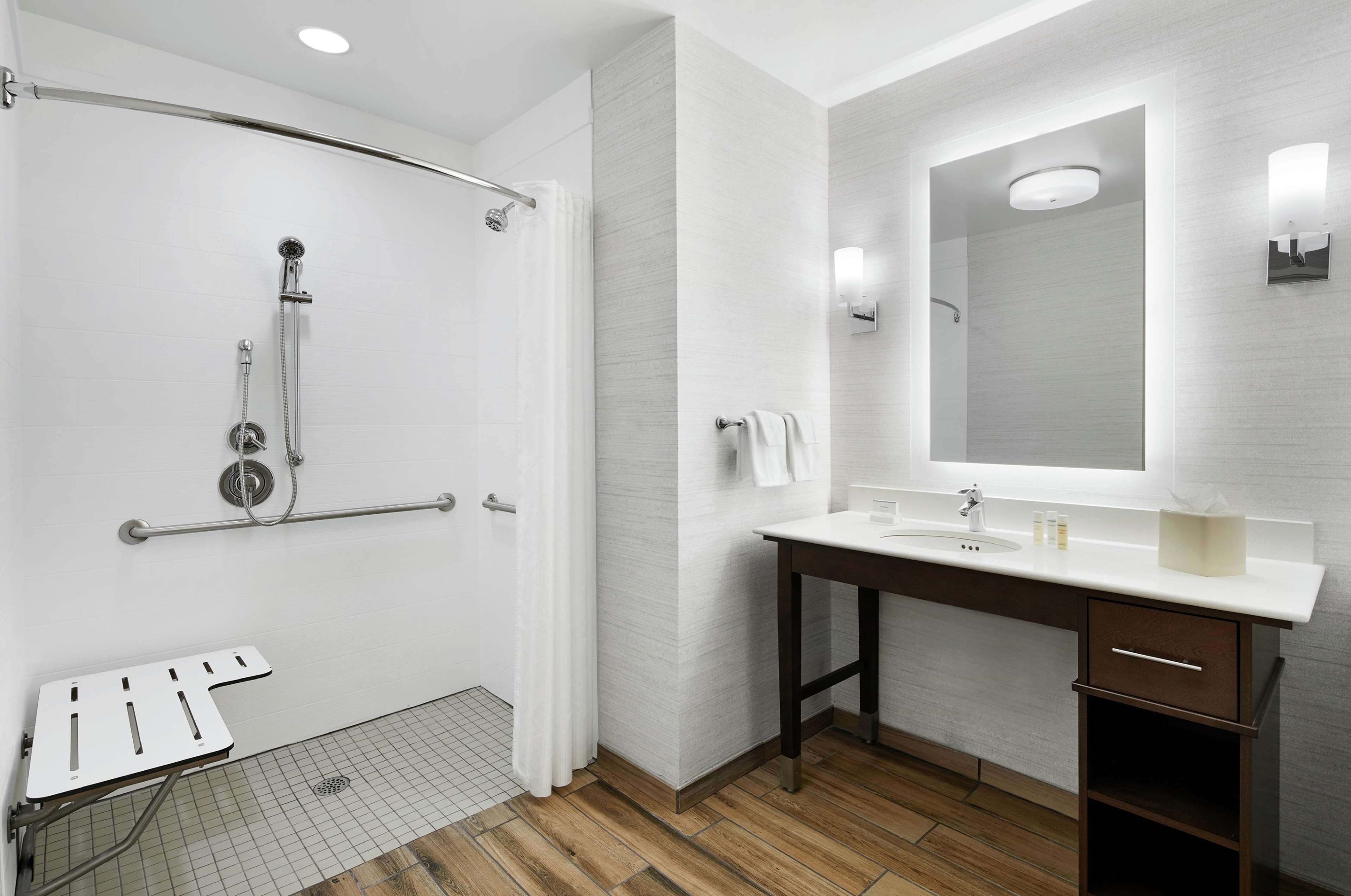 Homewood Suites by Hilton Champaign-Urbana Photo