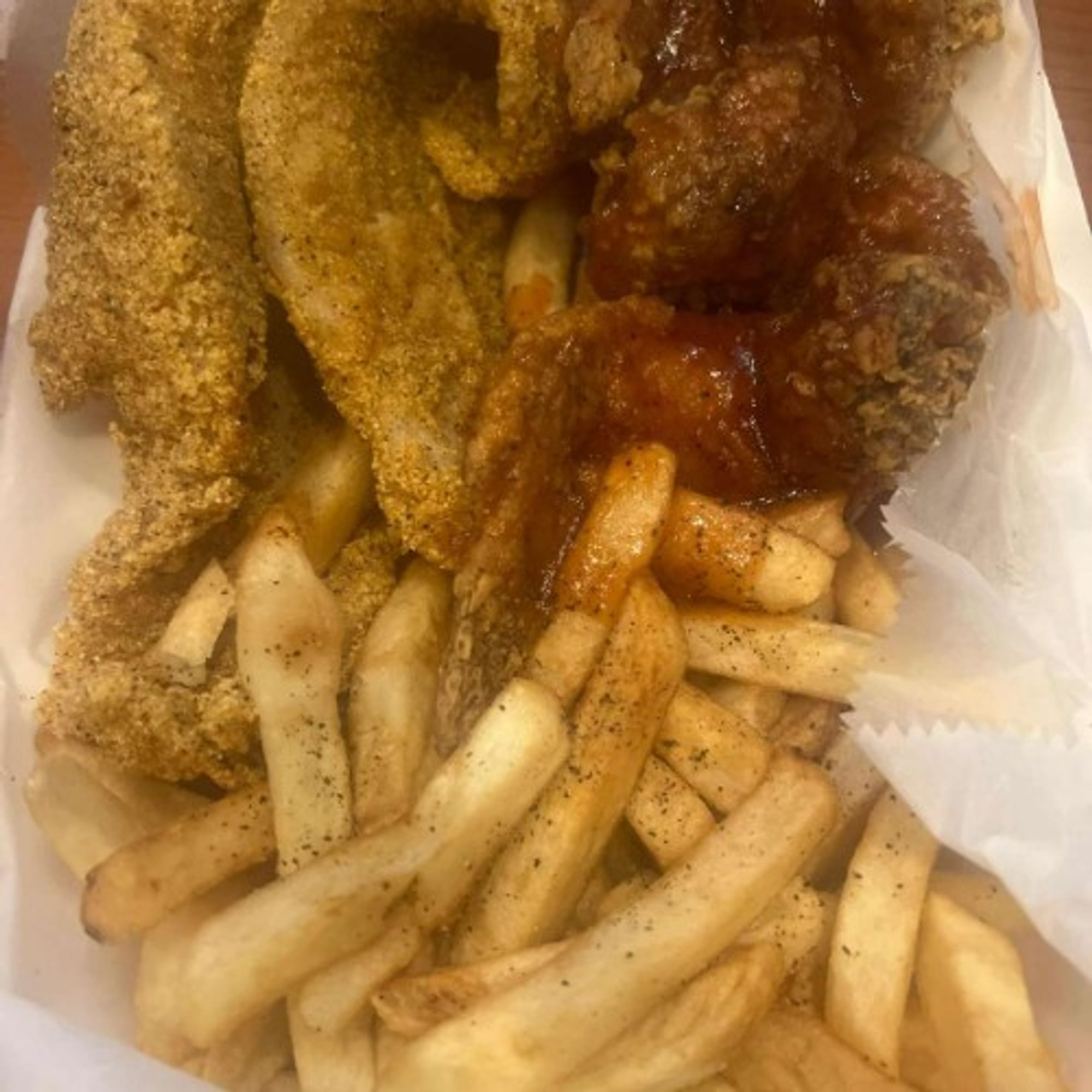 Catfish & Wing (2 catfish 3 Wings)