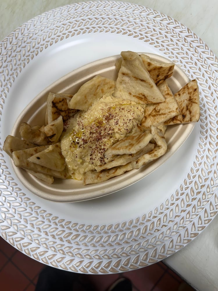 Hummus with Pita Wedges