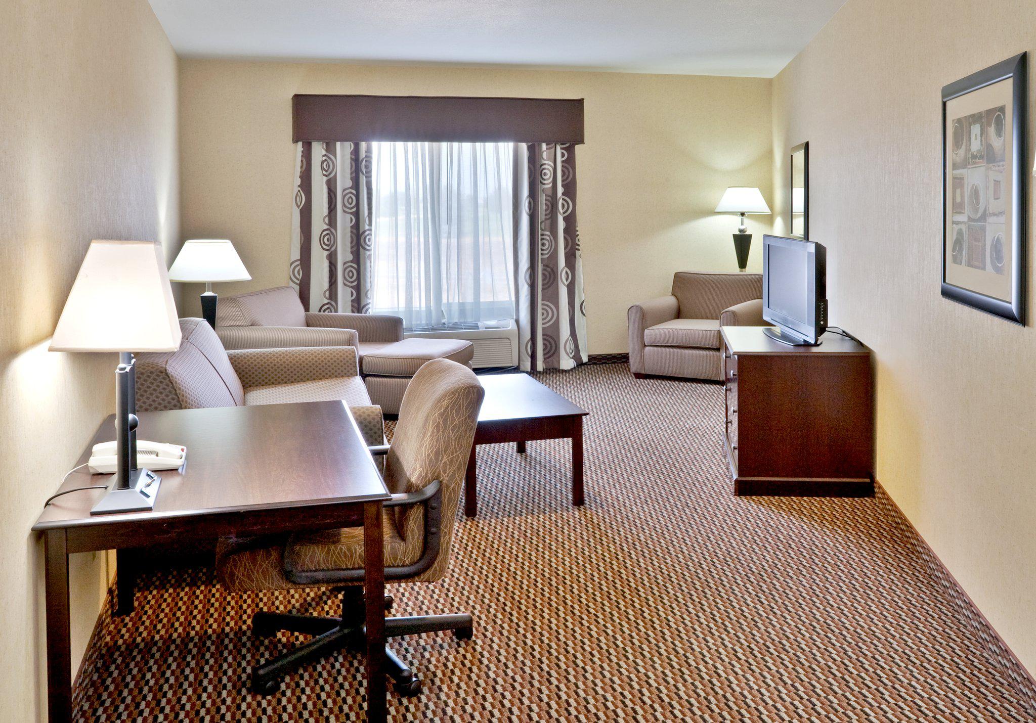 Holiday Inn Express & Suites Nampa - Idaho Center Photo