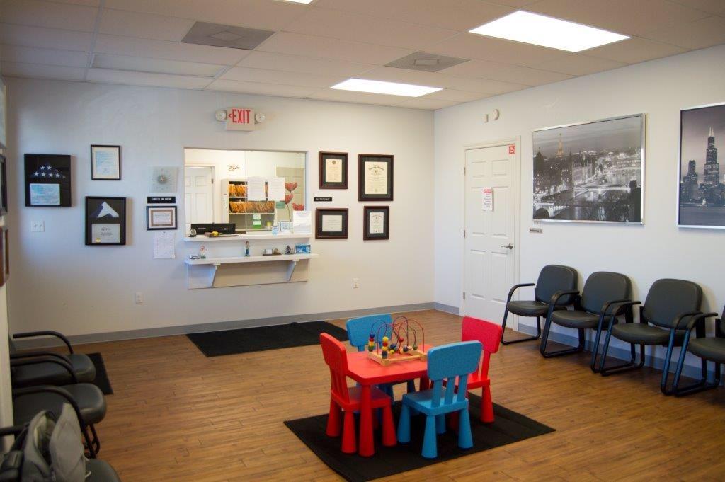 Dr. Jeremy Mills, DDS Logo