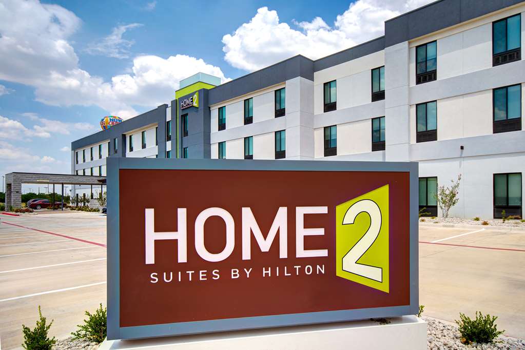 Home2 Suites by Hilton Burleson Image