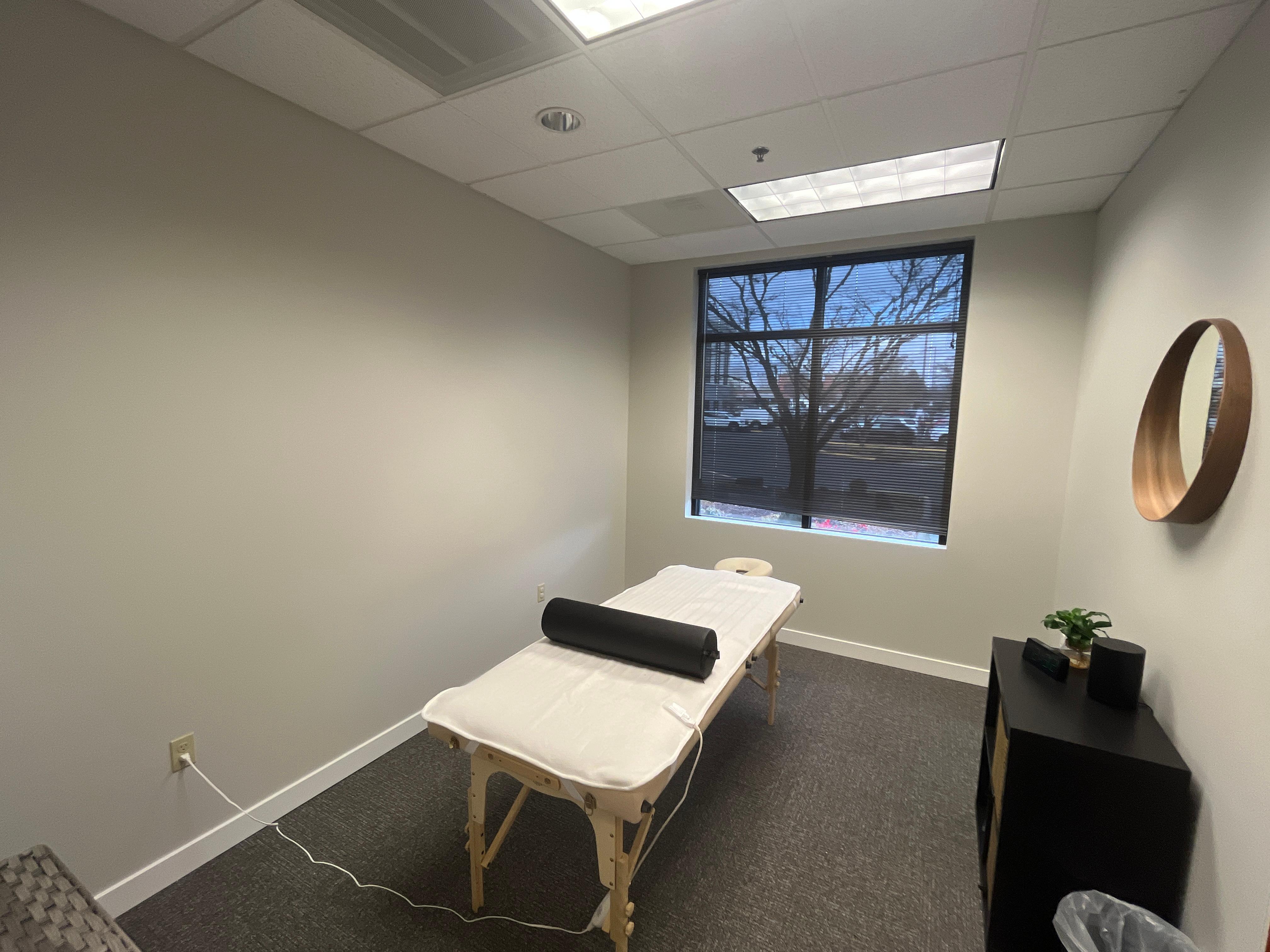 Accident Care Chiropractic Image