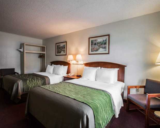 Images Rodeway Inn & Suites On The River