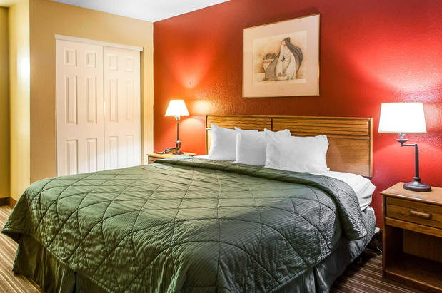 Images Rodeway Inn East