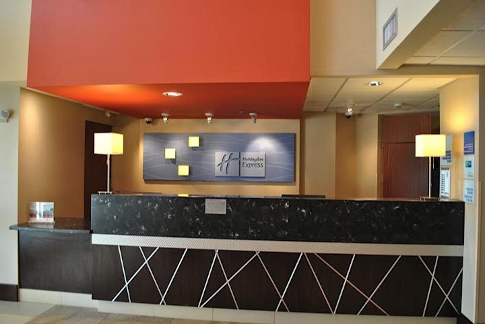 Holiday Inn Express Pittsburgh E - Waterfront Dr Photo