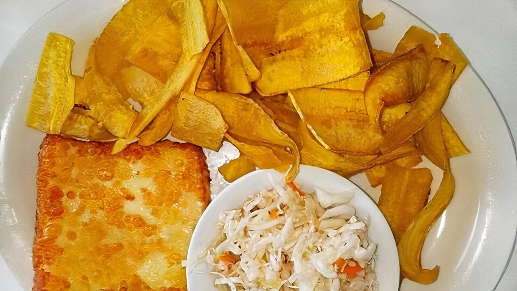 Tajadas Con Queso Frito