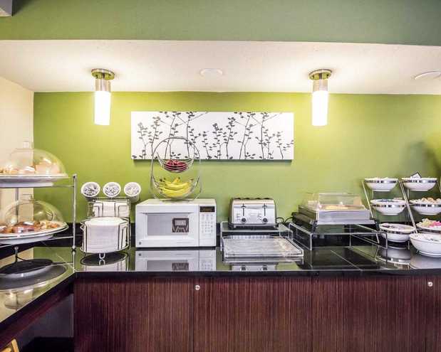 Images Sleep Inn & Suites Airport
