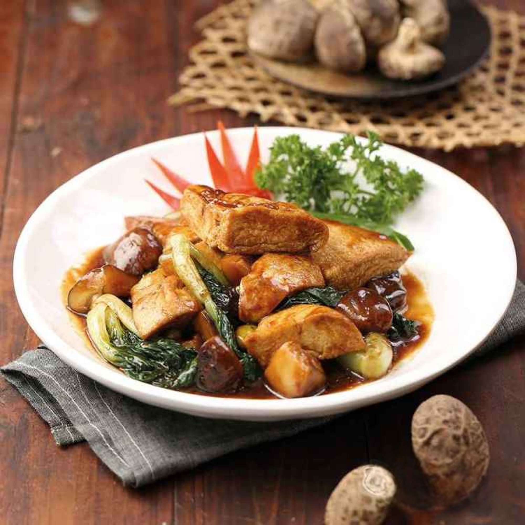 VG4. 紅燒豆腐/Braised Tofu w. Vegetable in Oyster Sauce